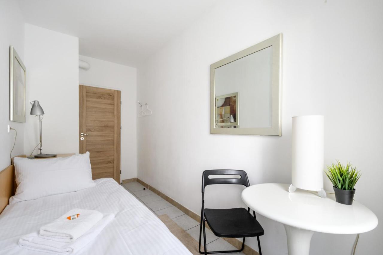 404 Rooms Zamiany Ursynow Varşovia Exterior foto