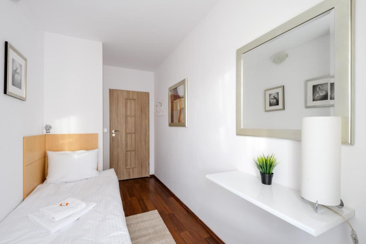 404 Rooms Zamiany Ursynow Varşovia Exterior foto